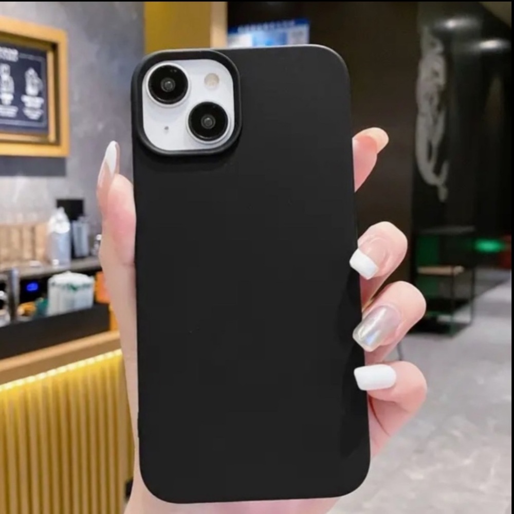 iPhone 15 phone case black